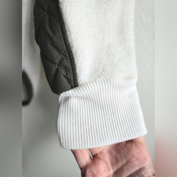 Abercrombie & Fitch White and Olive Jacket - Picture 9 of 12